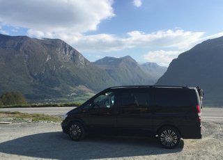 Oslo-Chauffeur-Service-on tour in Norway
